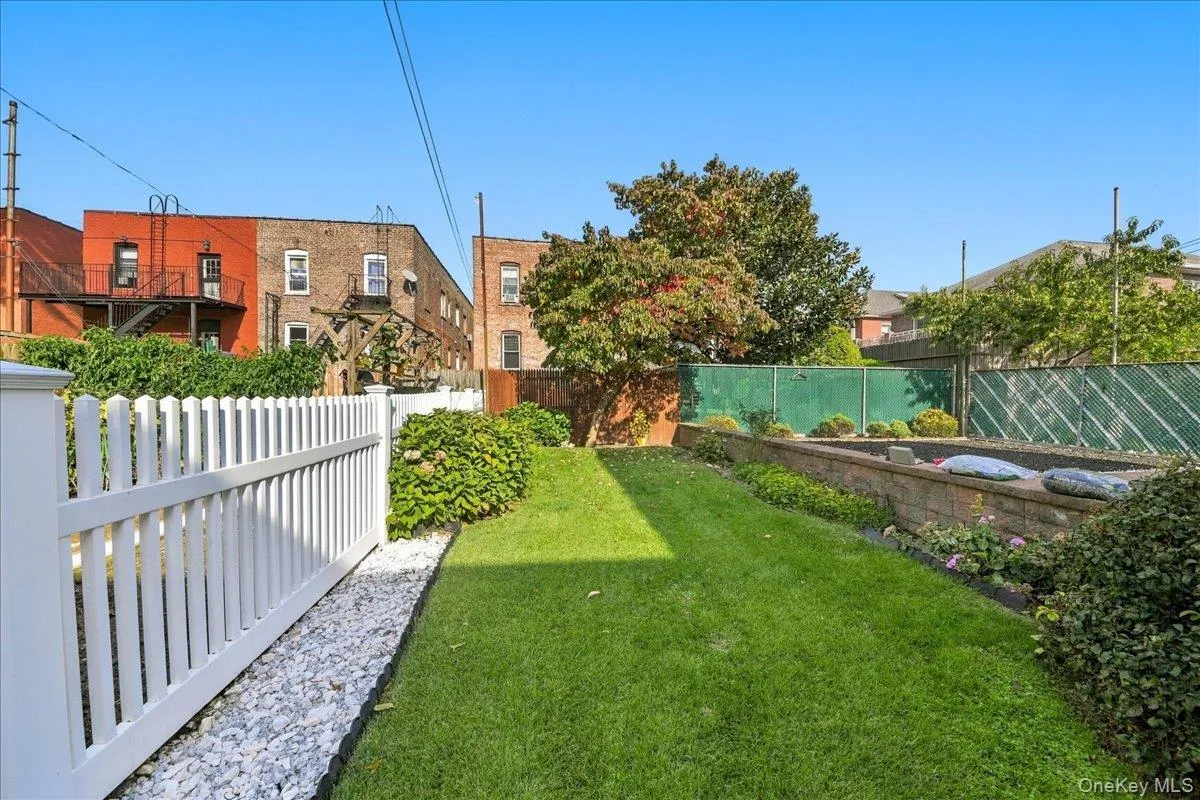 1912 Hone Avenue, New York, NY, 2 Bedrooms Bedrooms, 5 Rooms Rooms,1 BathroomBathrooms,Residential,For Rent,Hone,0,1059068 1912 Hone Avenue, New York, NY, 2 Bedrooms Bedrooms, 5 Rooms Rooms,1 BathroomBathrooms,Residential,For Rent,Hone,0,1059068