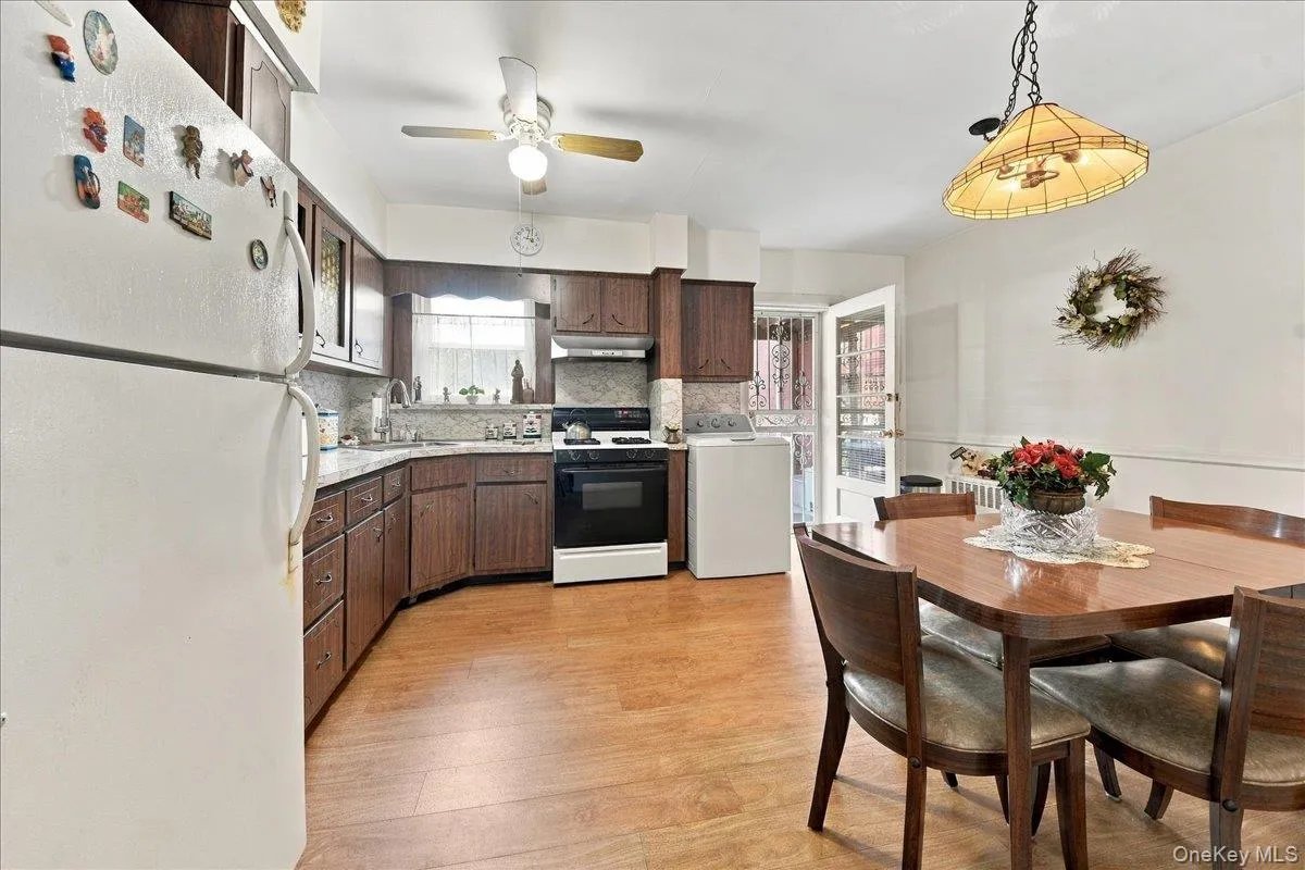1912 Hone Avenue, New York, NY, 2 Bedrooms Bedrooms, 5 Rooms Rooms,1 BathroomBathrooms,Residential,For Rent,Hone,0,1059068 1912 Hone Avenue, New York, NY, 2 Bedrooms Bedrooms, 5 Rooms Rooms,1 BathroomBathrooms,Residential,For Rent,Hone,0,1059068