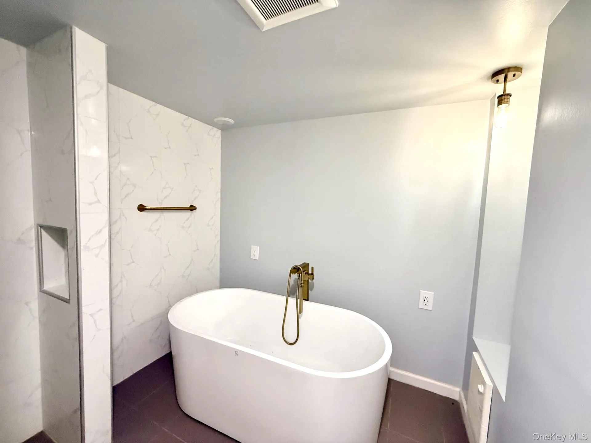 4 Longbow Lane, Brookhaven, NY, 5 Bedrooms Bedrooms, 9 Rooms Rooms,3 BathroomsBathrooms,Residential,For Rent,Longbow,0,1059073 4 Longbow Lane, Brookhaven, NY, 5 Bedrooms Bedrooms, 9 Rooms Rooms,3 BathroomsBathrooms,Residential,For Rent,Longbow,0,1059073