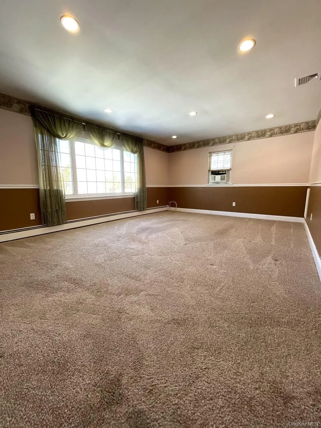 4 Longbow Lane, Brookhaven, NY, 5 Bedrooms Bedrooms, 9 Rooms Rooms,3 BathroomsBathrooms,Residential,For Rent,Longbow,0,1059073 4 Longbow Lane, Brookhaven, NY, 5 Bedrooms Bedrooms, 9 Rooms Rooms,3 BathroomsBathrooms,Residential,For Rent,Longbow,0,1059073