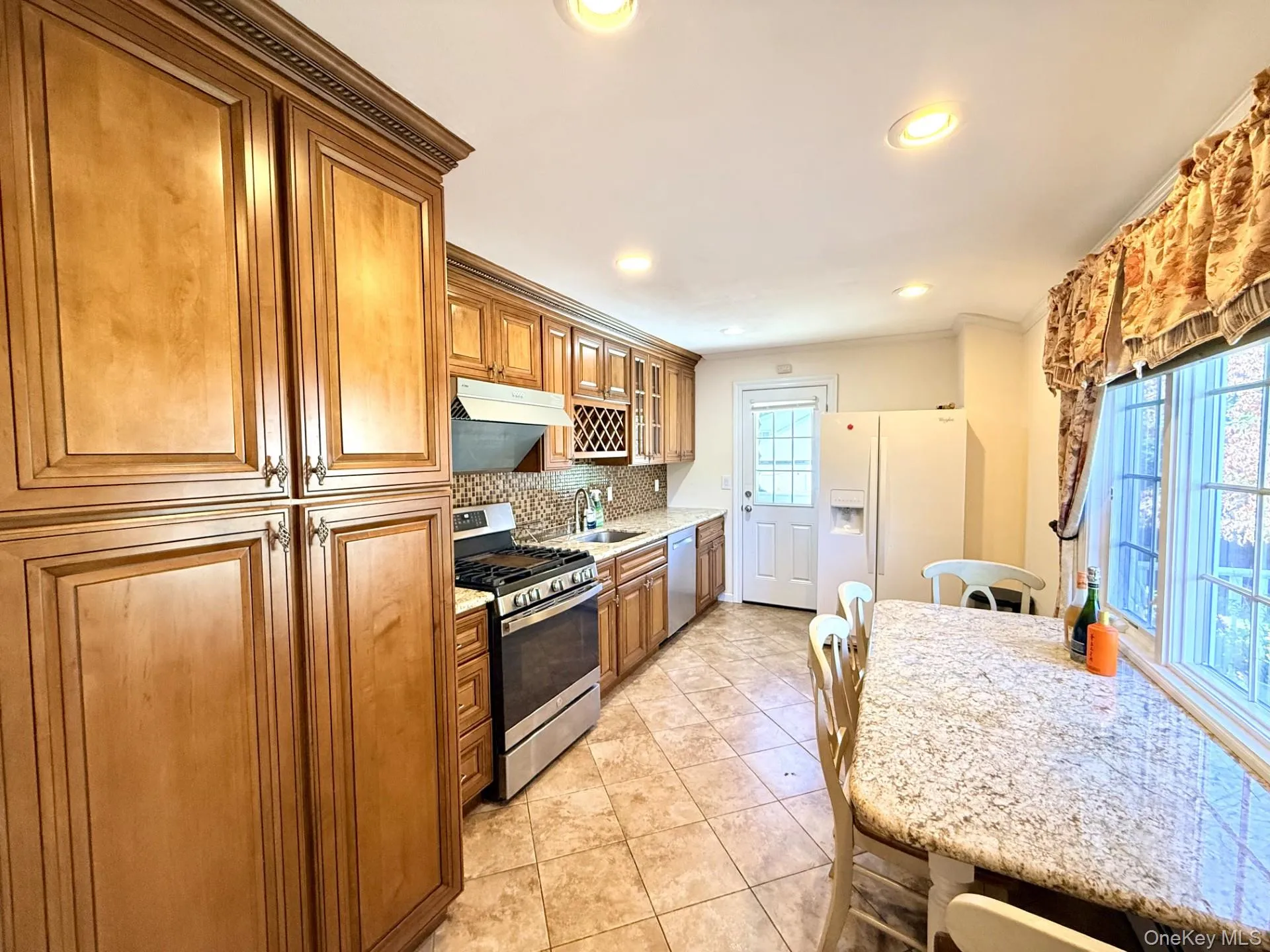 4 Longbow Lane, Brookhaven, NY, 5 Bedrooms Bedrooms, 9 Rooms Rooms,3 BathroomsBathrooms,Residential,For Rent,Longbow,0,1059073 4 Longbow Lane, Brookhaven, NY, 5 Bedrooms Bedrooms, 9 Rooms Rooms,3 BathroomsBathrooms,Residential,For Rent,Longbow,0,1059073