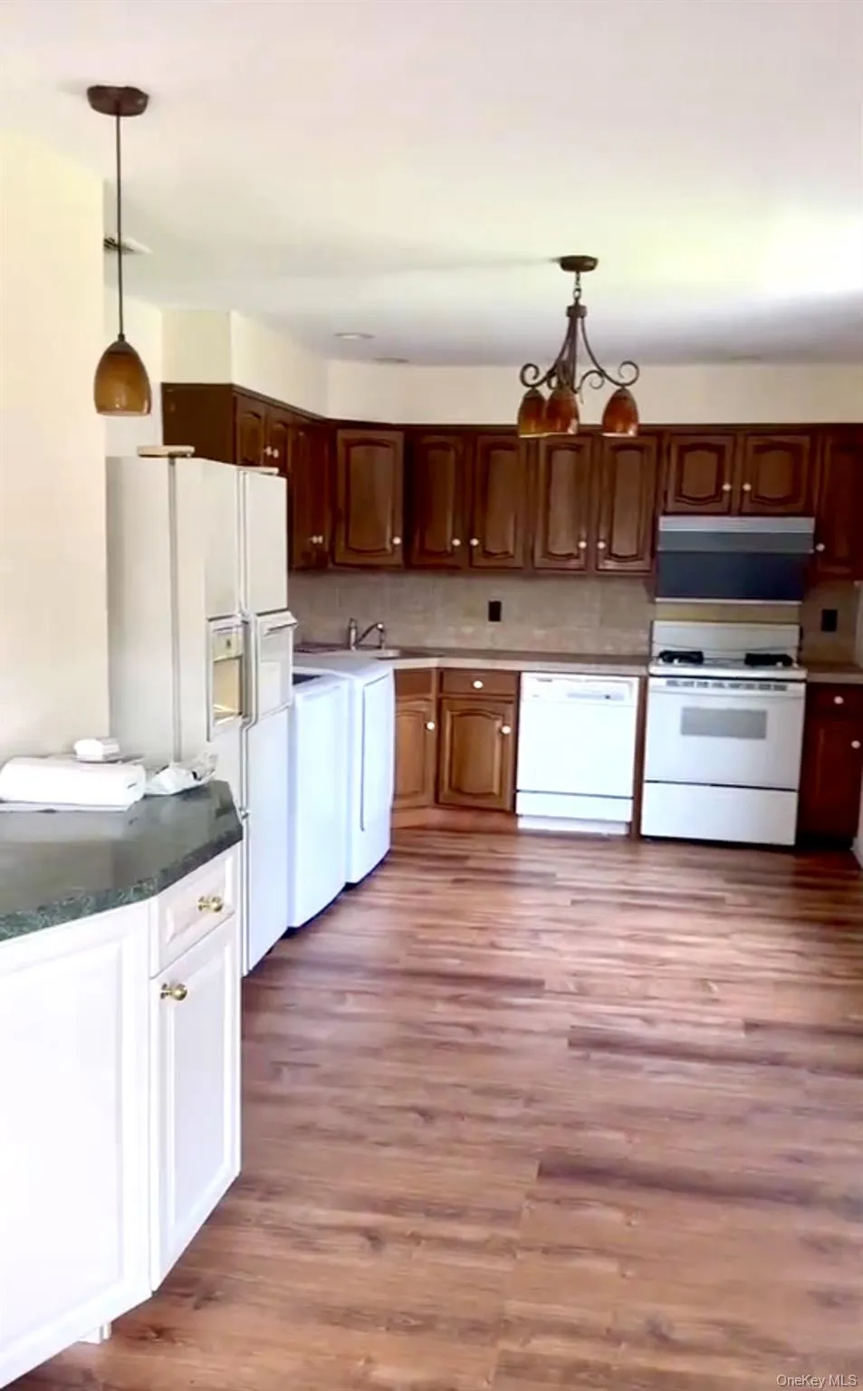 4 Longbow Lane, Brookhaven, NY, 5 Bedrooms Bedrooms, 9 Rooms Rooms,3 BathroomsBathrooms,Residential,For Rent,Longbow,0,1059073 4 Longbow Lane, Brookhaven, NY, 5 Bedrooms Bedrooms, 9 Rooms Rooms,3 BathroomsBathrooms,Residential,For Rent,Longbow,0,1059073
