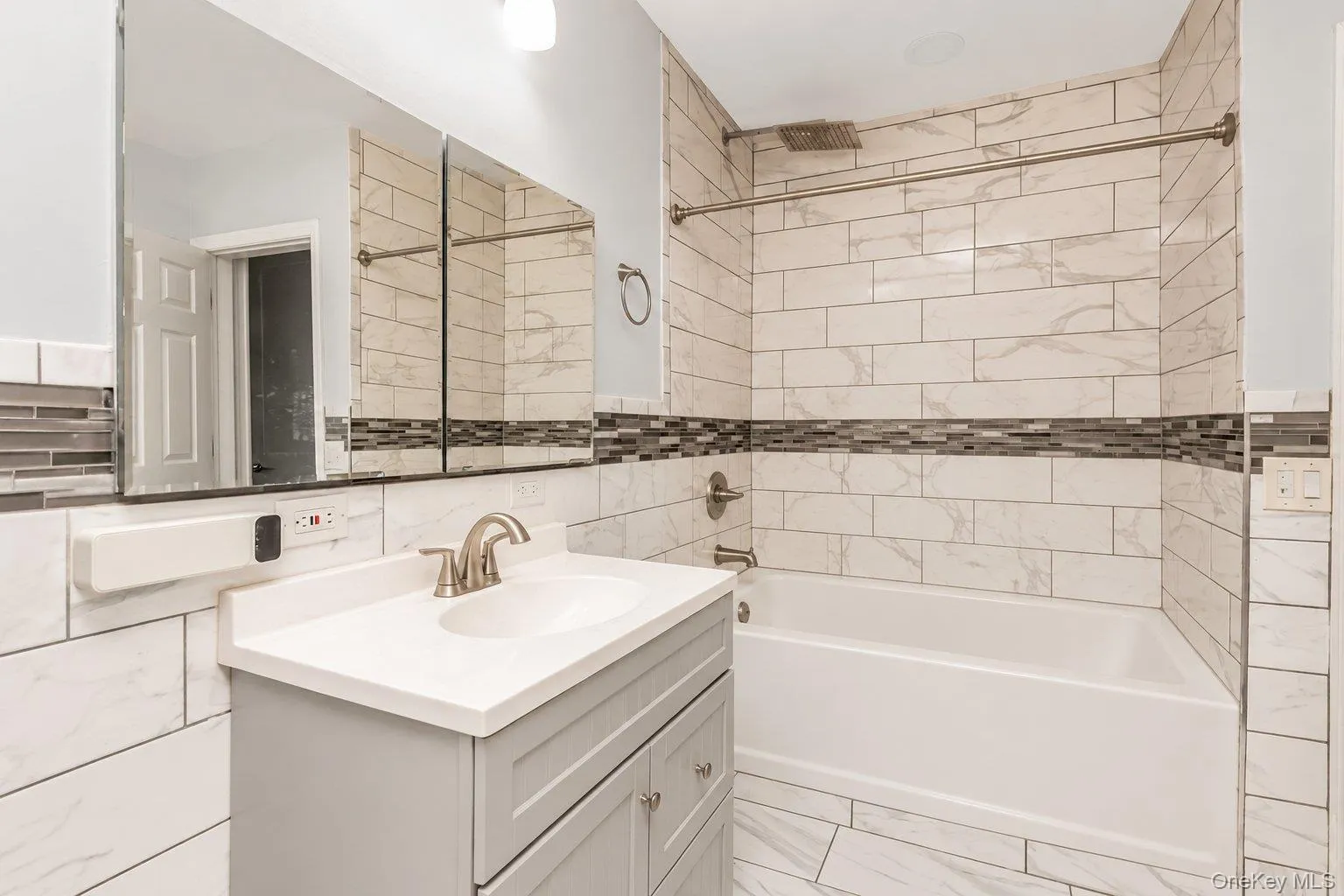 130 La Salle Drive, Yonkers, NY, 3 Bedrooms Bedrooms, 8 Rooms Rooms,2 BathroomsBathrooms,Residential,For Rent,La Salle,0,1059078 130 La Salle Drive, Yonkers, NY, 3 Bedrooms Bedrooms, 8 Rooms Rooms,2 BathroomsBathrooms,Residential,For Rent,La Salle,0,1059078