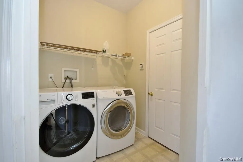 615 Creekside Lane, Fishkill, NY, 3 Bedroom Bedrooms, 9 Room Rooms,2 BathroomBathrooms,Residential Lease,For Rent,Creekside,0,1059093 615 Creekside Lane, Fishkill, NY, 3 Bedroom Bedrooms, 9 Room Rooms,2 BathroomBathrooms,Residential Lease,For Rent,Creekside,0,1059093