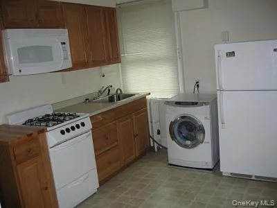 26 Hatch Terrace, Greenburgh, NY, 2 Room Rooms,1 BathroomBathrooms,Residential Lease,For Rent,Hatch,0,1059096 26 Hatch Terrace, Greenburgh, NY, 2 Room Rooms,1 BathroomBathrooms,Residential Lease,For Rent,Hatch,0,1059096