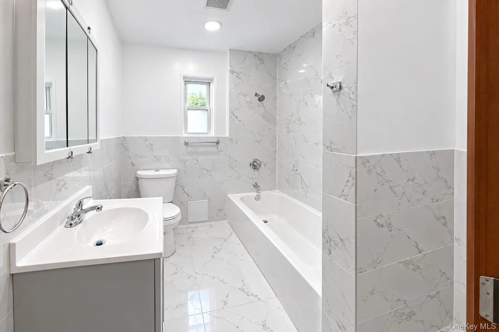 97-46 77th Street, New York, NY, 4 Bedroom Bedrooms, 6 Room Rooms,1 BathroomBathrooms,Residential Lease,For Rent,77th,0,1059107 97-46 77th Street, New York, NY, 4 Bedroom Bedrooms, 6 Room Rooms,1 BathroomBathrooms,Residential Lease,For Rent,77th,0,1059107