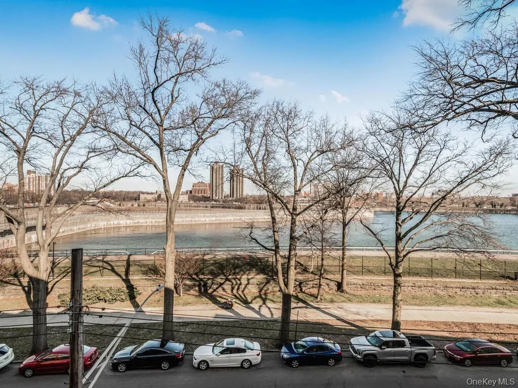 3363 Sedgwick Avenue, New York, NY, 2 Bedrooms Bedrooms, 4 Rooms Rooms,1 BathroomBathrooms,Residential,For Rent,Sedgwick,0,1059108 3363 Sedgwick Avenue, New York, NY, 2 Bedrooms Bedrooms, 4 Rooms Rooms,1 BathroomBathrooms,Residential,For Rent,Sedgwick,0,1059108