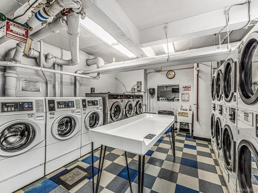 3363 Sedgwick Avenue, New York, NY, 2 Bedrooms Bedrooms, 4 Rooms Rooms,1 BathroomBathrooms,Residential,For Rent,Sedgwick,0,1059108 3363 Sedgwick Avenue, New York, NY, 2 Bedrooms Bedrooms, 4 Rooms Rooms,1 BathroomBathrooms,Residential,For Rent,Sedgwick,0,1059108