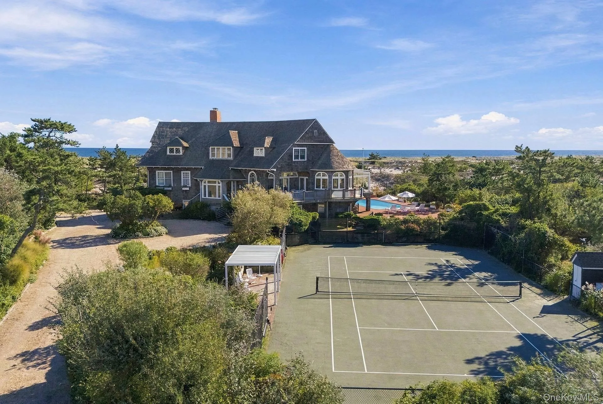 2040 Meadow Lane, Southampton, New York 11968