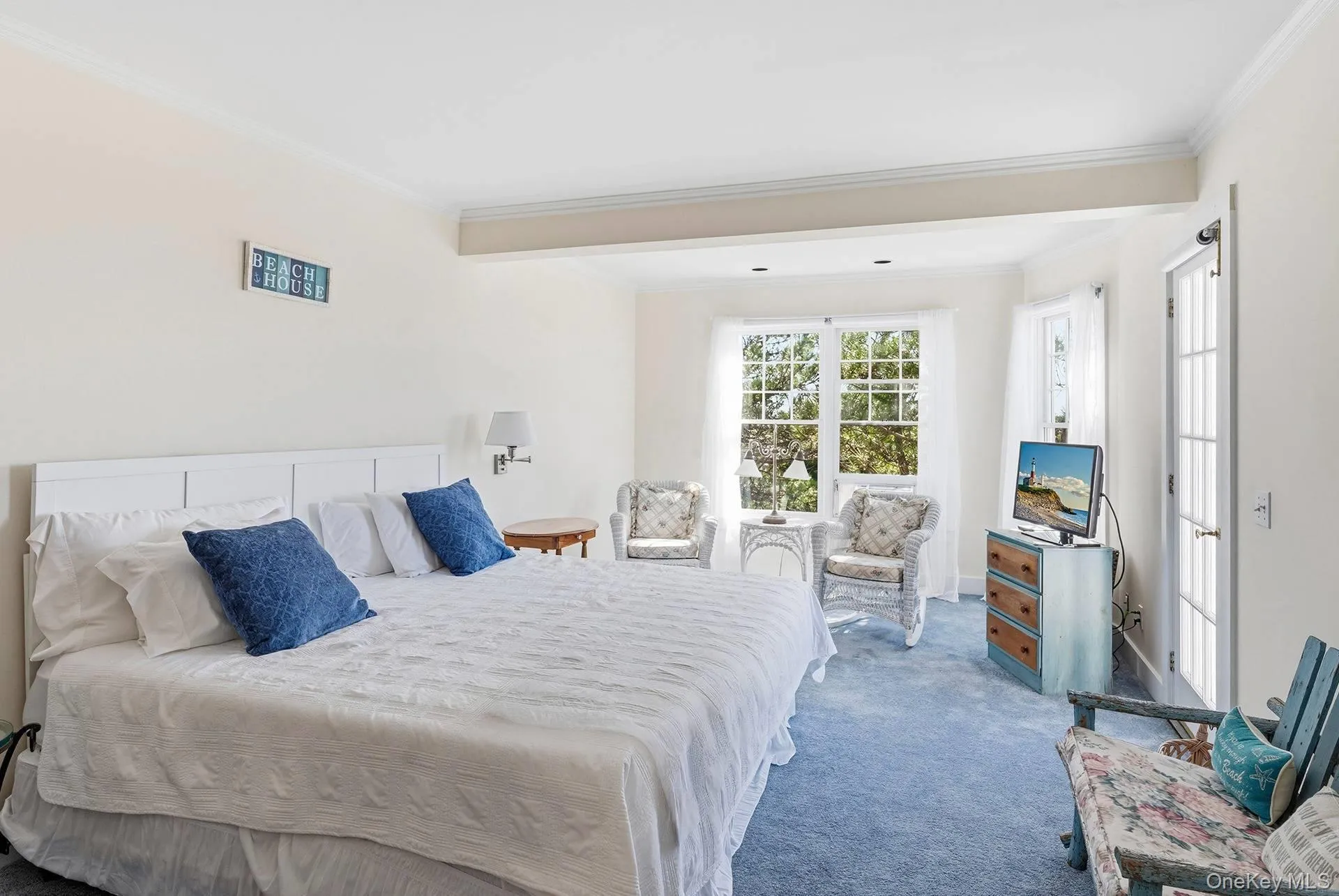 2040 Meadow Lane, Southampton, New York 11968
