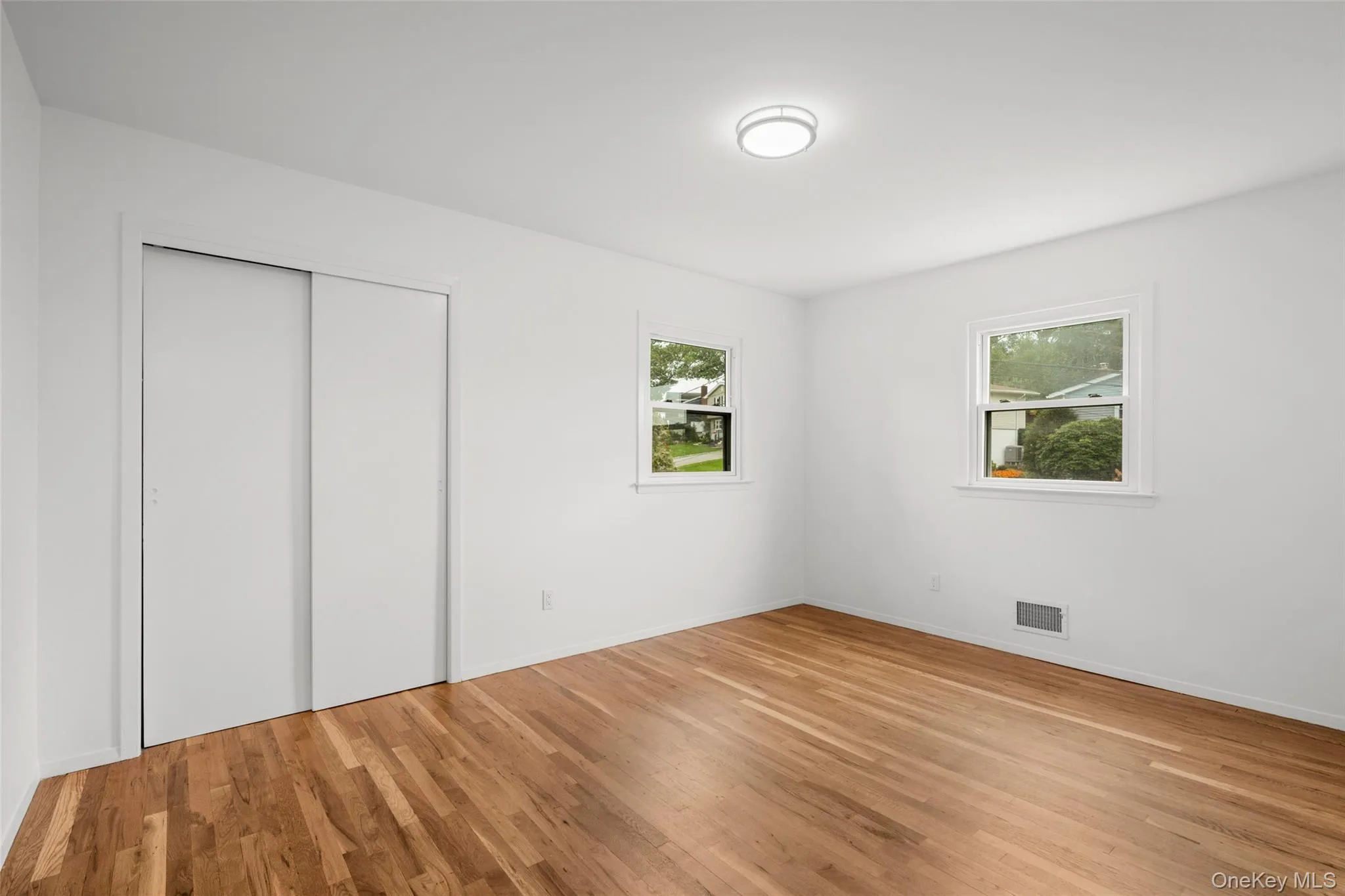 2nd upstairs bedroom with 2 exposures. 2nd upstairs bedroom with 2 exposures.