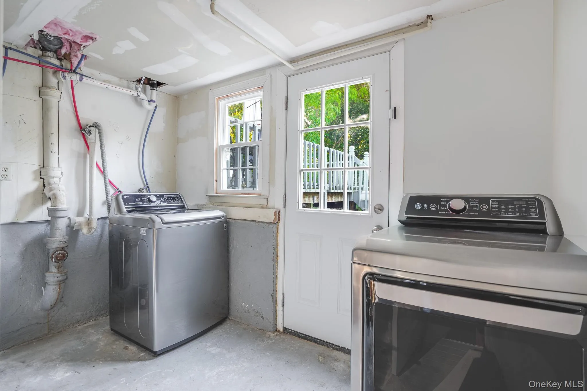 3 Liss Road, Wappinger, NY, 3 Bedrooms Bedrooms, 9 Rooms Rooms,1 BathroomBathrooms,Residential,For Rent,Liss,0,1059133 3 Liss Road, Wappinger, NY, 3 Bedrooms Bedrooms, 9 Rooms Rooms,1 BathroomBathrooms,Residential,For Rent,Liss,0,1059133