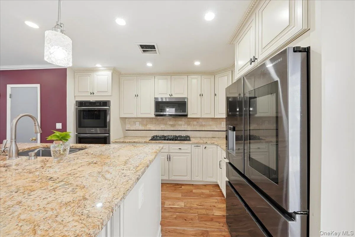 4048 Seton Avenue, New York, NY, 4 Bedrooms Bedrooms, 6 Rooms Rooms,3 BathroomsBathrooms,Residential,For Rent,Seton,0,1059142 4048 Seton Avenue, New York, NY, 4 Bedrooms Bedrooms, 6 Rooms Rooms,3 BathroomsBathrooms,Residential,For Rent,Seton,0,1059142