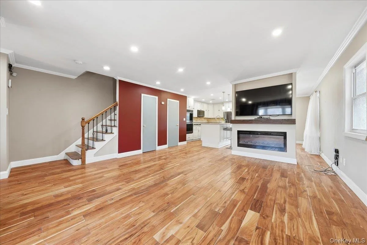 4048 Seton Avenue, New York, NY, 4 Bedrooms Bedrooms, 6 Rooms Rooms,3 BathroomsBathrooms,Residential,For Rent,Seton,0,1059142 4048 Seton Avenue, New York, NY, 4 Bedrooms Bedrooms, 6 Rooms Rooms,3 BathroomsBathrooms,Residential,For Rent,Seton,0,1059142