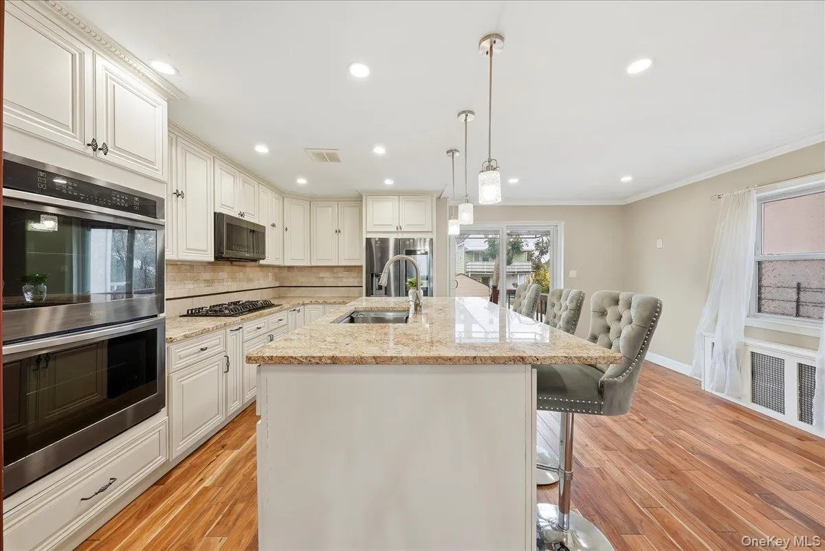 4048 Seton Avenue, New York, NY, 4 Bedrooms Bedrooms, 6 Rooms Rooms,3 BathroomsBathrooms,Residential,For Rent,Seton,0,1059142 4048 Seton Avenue, New York, NY, 4 Bedrooms Bedrooms, 6 Rooms Rooms,3 BathroomsBathrooms,Residential,For Rent,Seton,0,1059142