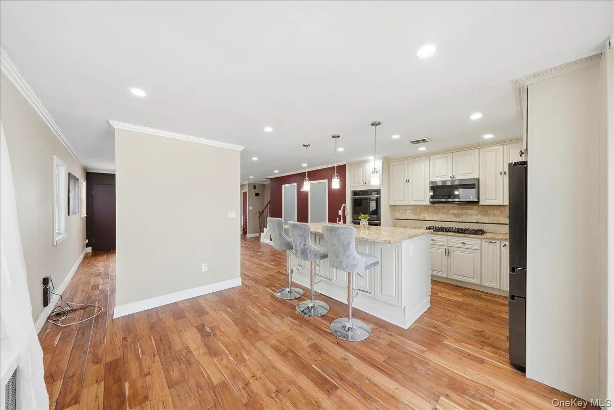 4048 Seton Avenue, New York, NY, 4 Bedrooms Bedrooms, 6 Rooms Rooms,3 BathroomsBathrooms,Residential,For Rent,Seton,0,1059142 4048 Seton Avenue, New York, NY, 4 Bedrooms Bedrooms, 6 Rooms Rooms,3 BathroomsBathrooms,Residential,For Rent,Seton,0,1059142