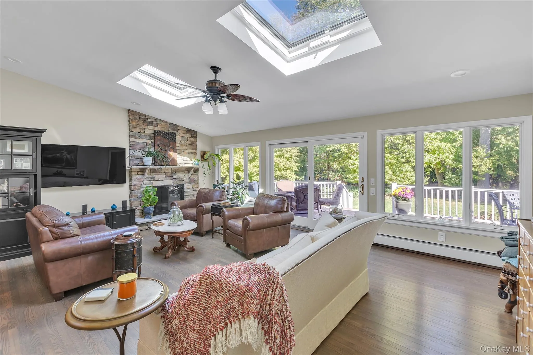 26 Fresh Pond Road, Huntington, NY, 6 Bedrooms Bedrooms, 11 Rooms Rooms,4 BathroomsBathrooms,Residential,For Rent,Fresh Pond,0,1059144 26 Fresh Pond Road, Huntington, NY, 6 Bedrooms Bedrooms, 11 Rooms Rooms,4 BathroomsBathrooms,Residential,For Rent,Fresh Pond,0,1059144