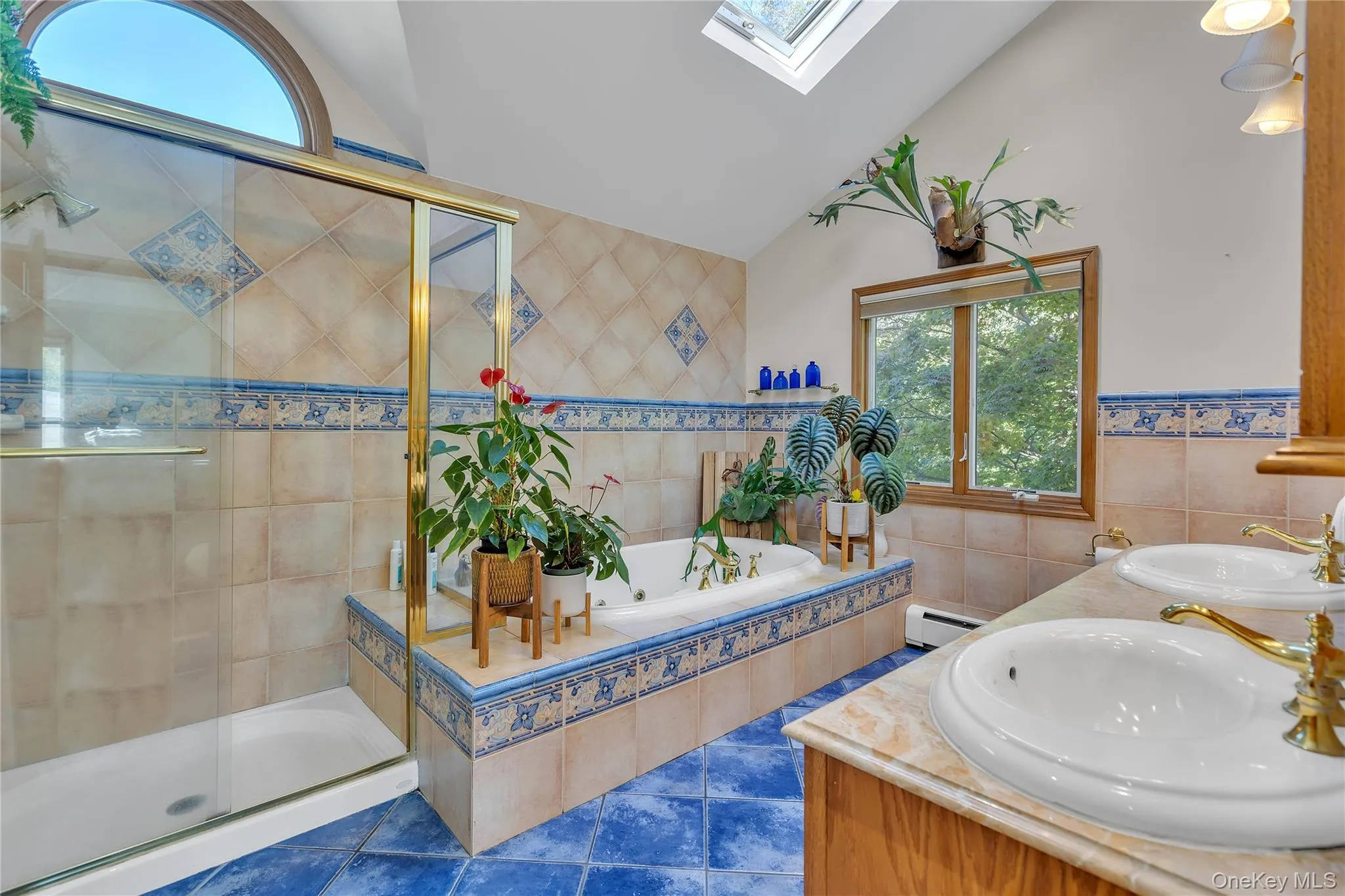 Dual Sinks, Soaking Tub, Shower, Skylight Dual Sinks, Soaking Tub, Shower, Skylight
