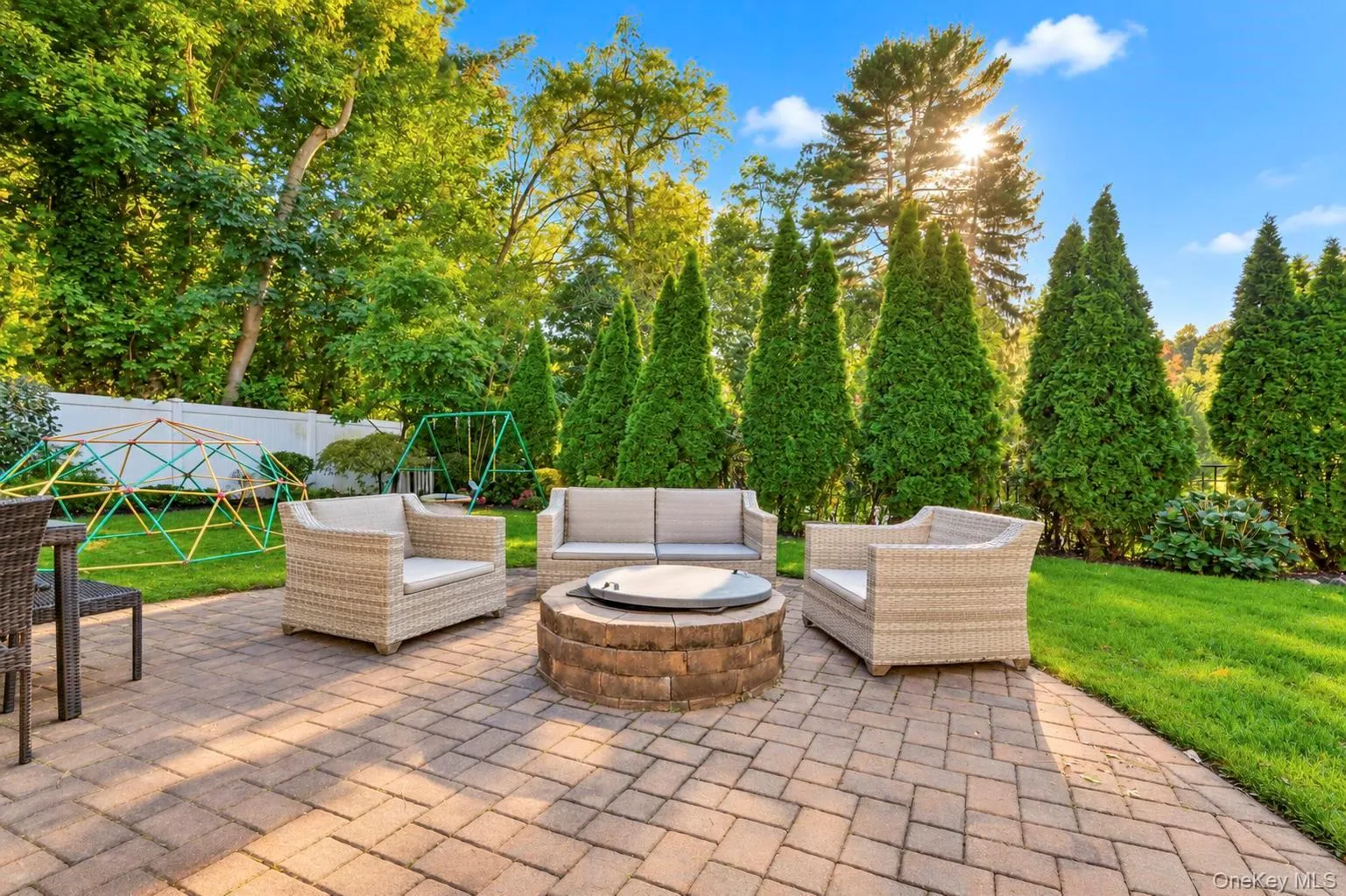 4 Hunting Hill Road, Oyster Bay, NY, 6 Bedrooms Bedrooms, 10 Rooms Rooms,3 BathroomsBathrooms,Residential,For Rent,Hunting Hill,0,1059145 4 Hunting Hill Road, Oyster Bay, NY, 6 Bedrooms Bedrooms, 10 Rooms Rooms,3 BathroomsBathrooms,Residential,For Rent,Hunting Hill,0,1059145