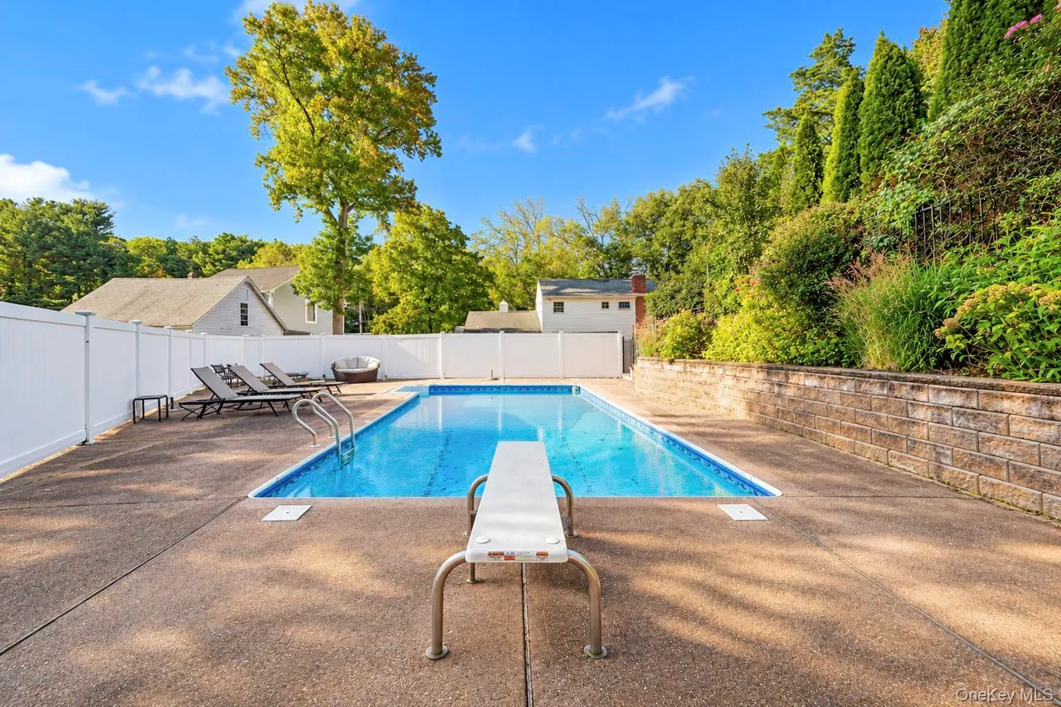 4 Hunting Hill Road, Oyster Bay, NY, 6 Bedrooms Bedrooms, 10 Rooms Rooms,3 BathroomsBathrooms,Residential,For Rent,Hunting Hill,0,1059145 4 Hunting Hill Road, Oyster Bay, NY, 6 Bedrooms Bedrooms, 10 Rooms Rooms,3 BathroomsBathrooms,Residential,For Rent,Hunting Hill,0,1059145
