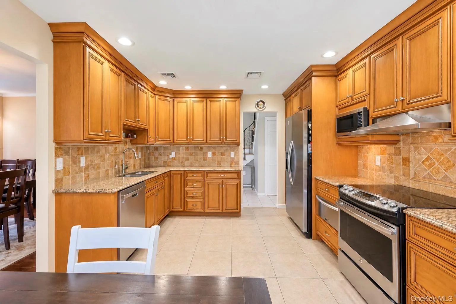 4 Hunting Hill Road, Oyster Bay, NY, 6 Bedrooms Bedrooms, 10 Rooms Rooms,3 BathroomsBathrooms,Residential,For Rent,Hunting Hill,0,1059145 4 Hunting Hill Road, Oyster Bay, NY, 6 Bedrooms Bedrooms, 10 Rooms Rooms,3 BathroomsBathrooms,Residential,For Rent,Hunting Hill,0,1059145