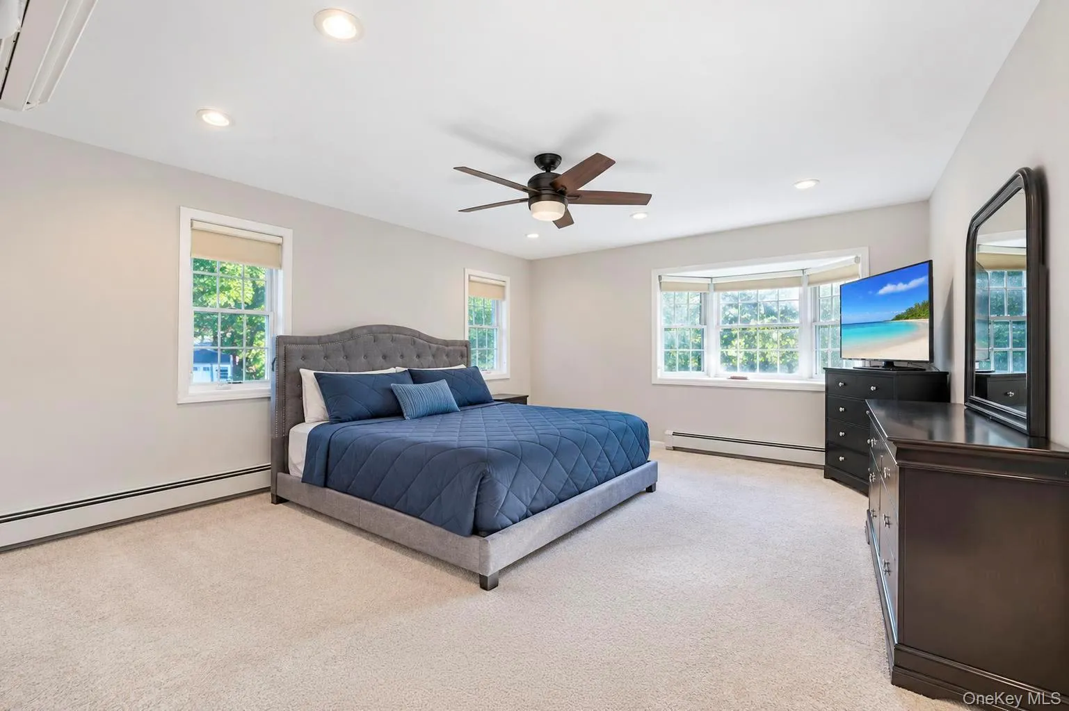 4 Hunting Hill Road, Oyster Bay, NY, 6 Bedrooms Bedrooms, 10 Rooms Rooms,3 BathroomsBathrooms,Residential,For Rent,Hunting Hill,0,1059145 4 Hunting Hill Road, Oyster Bay, NY, 6 Bedrooms Bedrooms, 10 Rooms Rooms,3 BathroomsBathrooms,Residential,For Rent,Hunting Hill,0,1059145
