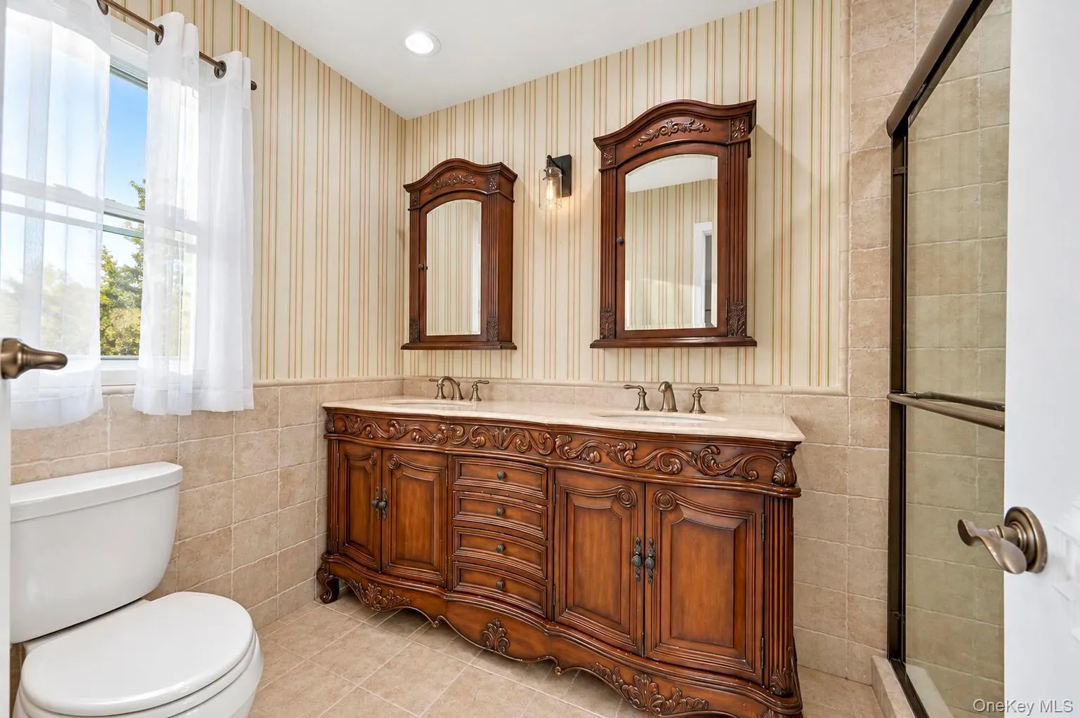 4 Hunting Hill Road, Oyster Bay, NY, 6 Bedrooms Bedrooms, 10 Rooms Rooms,3 BathroomsBathrooms,Residential,For Rent,Hunting Hill,0,1059145 4 Hunting Hill Road, Oyster Bay, NY, 6 Bedrooms Bedrooms, 10 Rooms Rooms,3 BathroomsBathrooms,Residential,For Rent,Hunting Hill,0,1059145