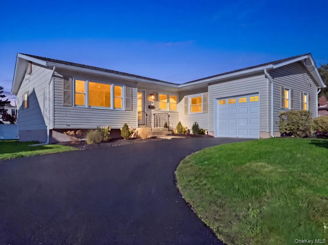 71 Roderick Road, Islip, NY, 3 Bedrooms Bedrooms, 7 Rooms Rooms,3 BathroomsBathrooms,Residential,For Rent,Roderick,0,1059150 71 Roderick Road, Islip, NY, 3 Bedrooms Bedrooms, 7 Rooms Rooms,3 BathroomsBathrooms,Residential,For Rent,Roderick,0,1059150
