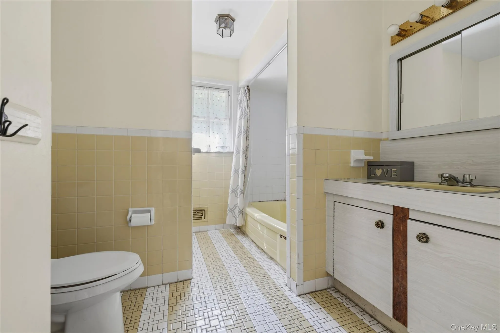 26 Terri Lee Lane, Ramapo, NY, 5 Bedrooms Bedrooms, 11 Rooms Rooms,3 BathroomsBathrooms,Residential,For Rent,Terri Lee,0,1059154 26 Terri Lee Lane, Ramapo, NY, 5 Bedrooms Bedrooms, 11 Rooms Rooms,3 BathroomsBathrooms,Residential,For Rent,Terri Lee,0,1059154