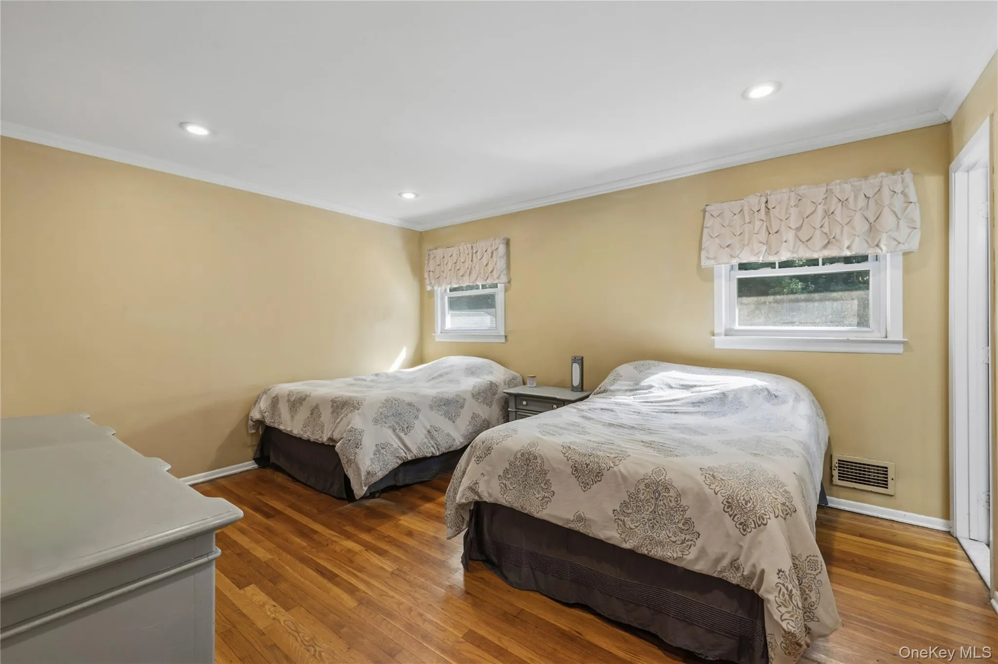 26 Terri Lee Lane, Ramapo, NY, 5 Bedrooms Bedrooms, 11 Rooms Rooms,3 BathroomsBathrooms,Residential,For Rent,Terri Lee,0,1059154 26 Terri Lee Lane, Ramapo, NY, 5 Bedrooms Bedrooms, 11 Rooms Rooms,3 BathroomsBathrooms,Residential,For Rent,Terri Lee,0,1059154