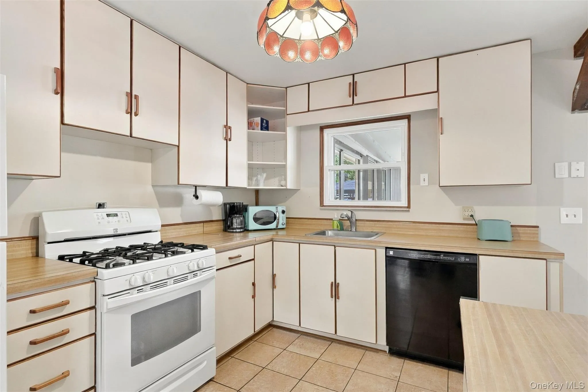70 Phillips Street, Beacon, NY, 4 Bedroom Bedrooms, 11 Room Rooms,2 BathroomBathrooms,Residential Lease,For Rent,Phillips,0,1059155 70 Phillips Street, Beacon, NY, 4 Bedroom Bedrooms, 11 Room Rooms,2 BathroomBathrooms,Residential Lease,For Rent,Phillips,0,1059155