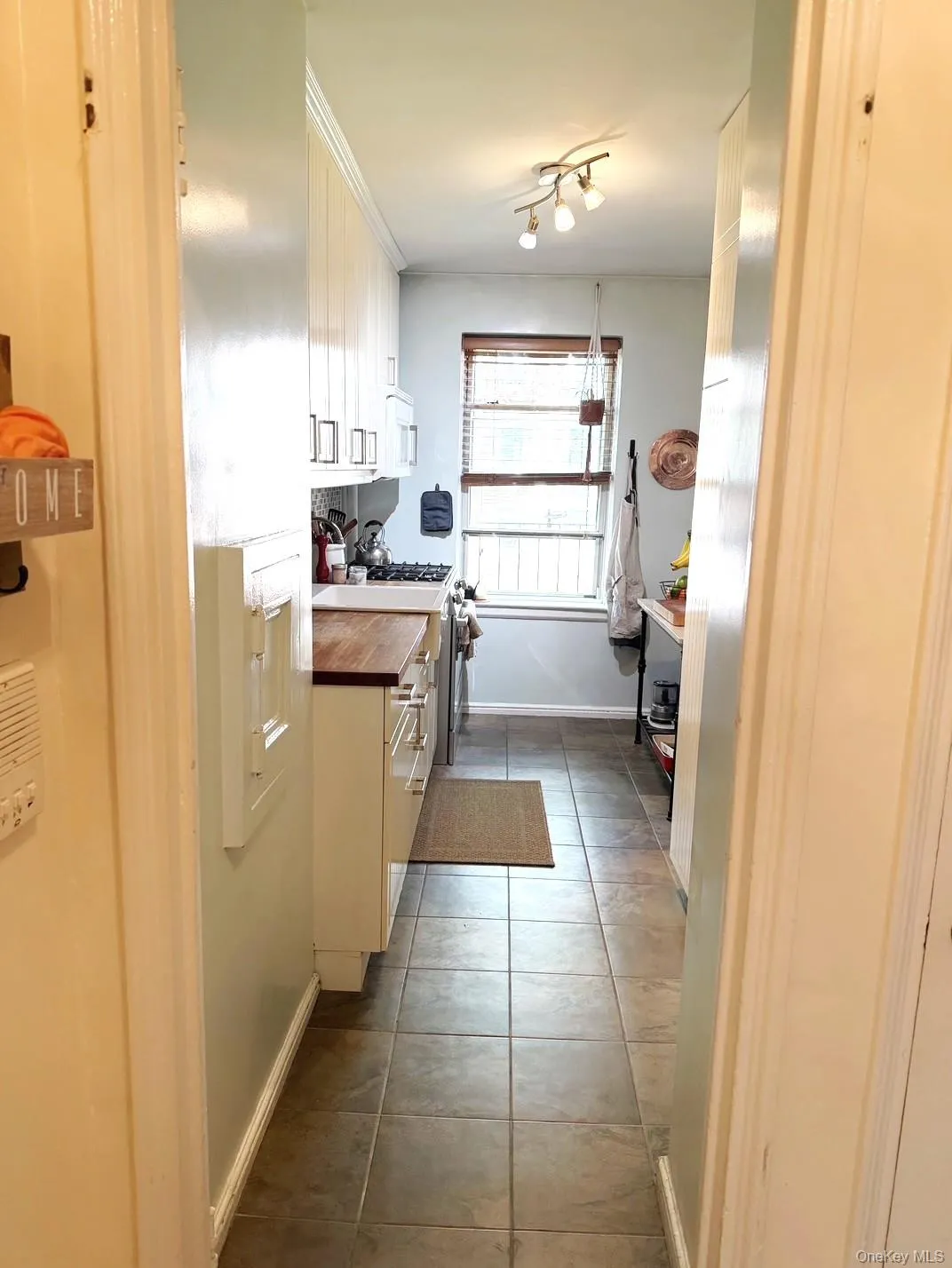 141-19 78th Road, New York, NY, 1 Bedroom Bedrooms, 3 Rooms Rooms,1 BathroomBathrooms,Residential,For Rent,78th Road,0,1059157 141-19 78th Road, New York, NY, 1 Bedroom Bedrooms, 3 Rooms Rooms,1 BathroomBathrooms,Residential,For Rent,78th Road,0,1059157