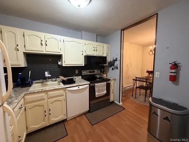 46 Patterson Village Court, Patterson, NY, 2 Bedrooms Bedrooms, 5 Rooms Rooms,1 BathroomBathrooms,Residential,For Rent,Patterson Village,0,1059172 46 Patterson Village Court, Patterson, NY, 2 Bedrooms Bedrooms, 5 Rooms Rooms,1 BathroomBathrooms,Residential,For Rent,Patterson Village,0,1059172