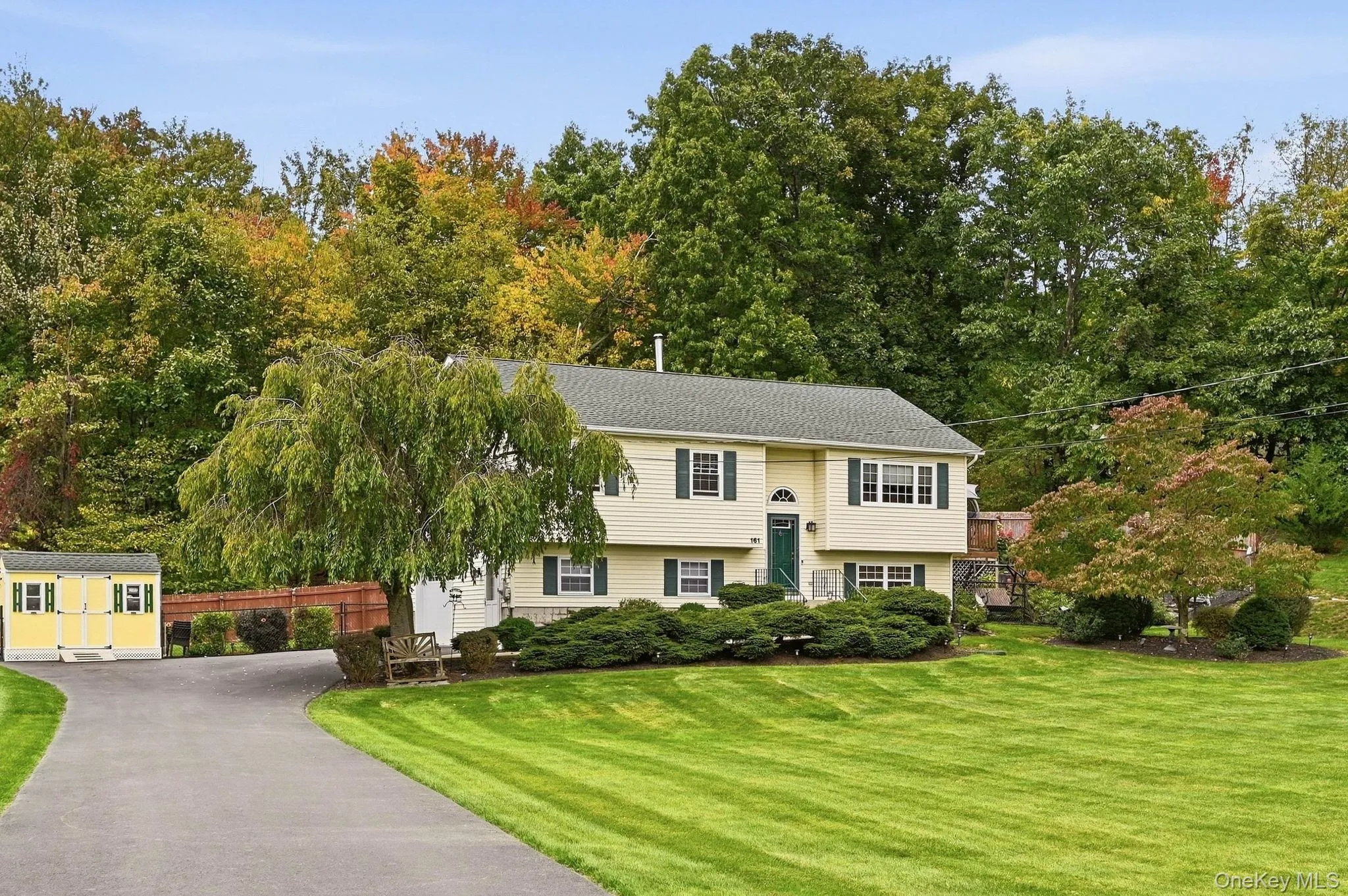 A welcoming exterior and attractive setting create an impressive first arrival. A welcoming exterior and attractive setting create an impressive first arrival.