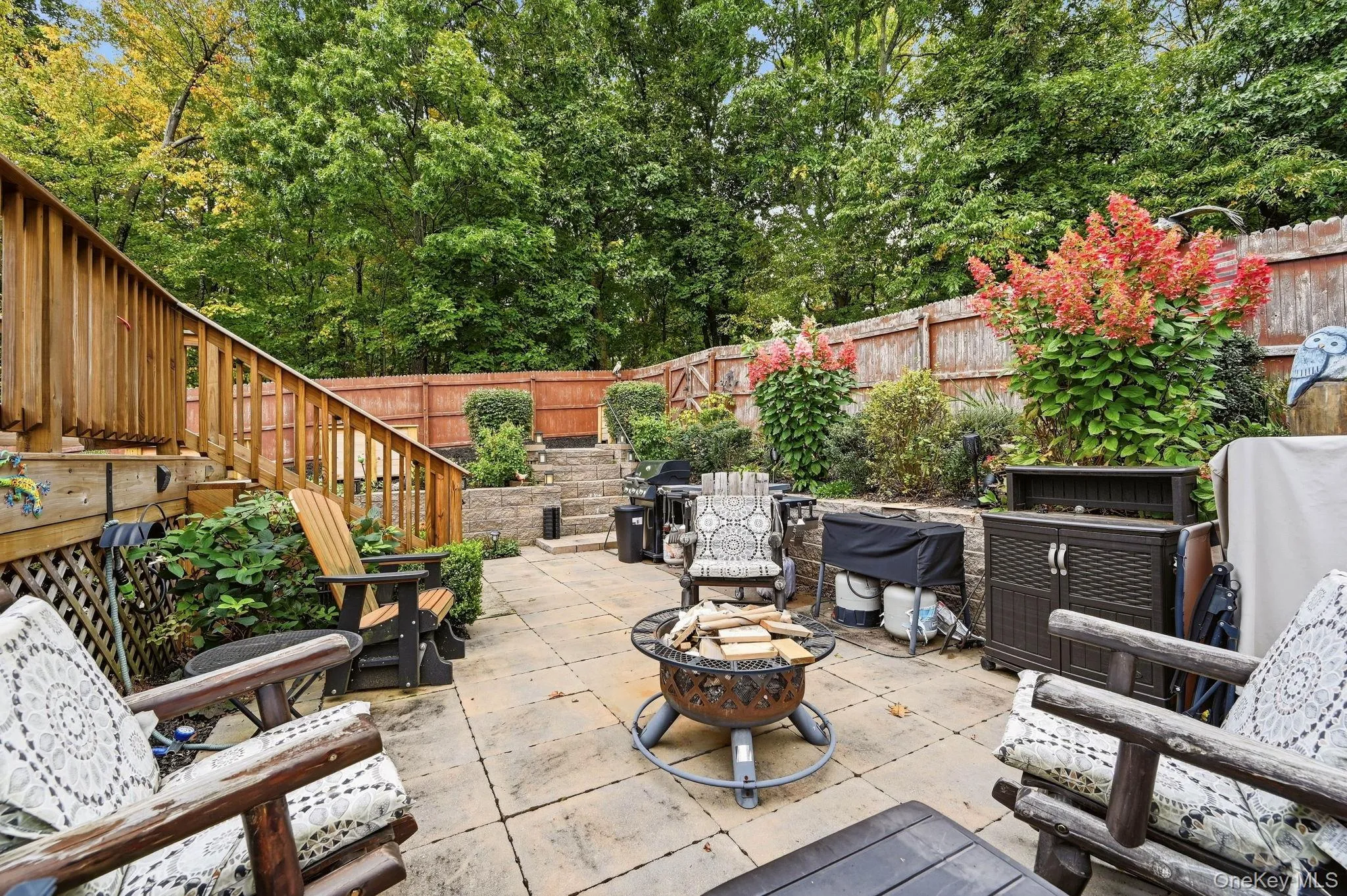 Generous outdoor space provides opportunities for recreation, entertaining, gardening and relaxation. Generous outdoor space provides opportunities for recreation, entertaining, gardening and relaxation.