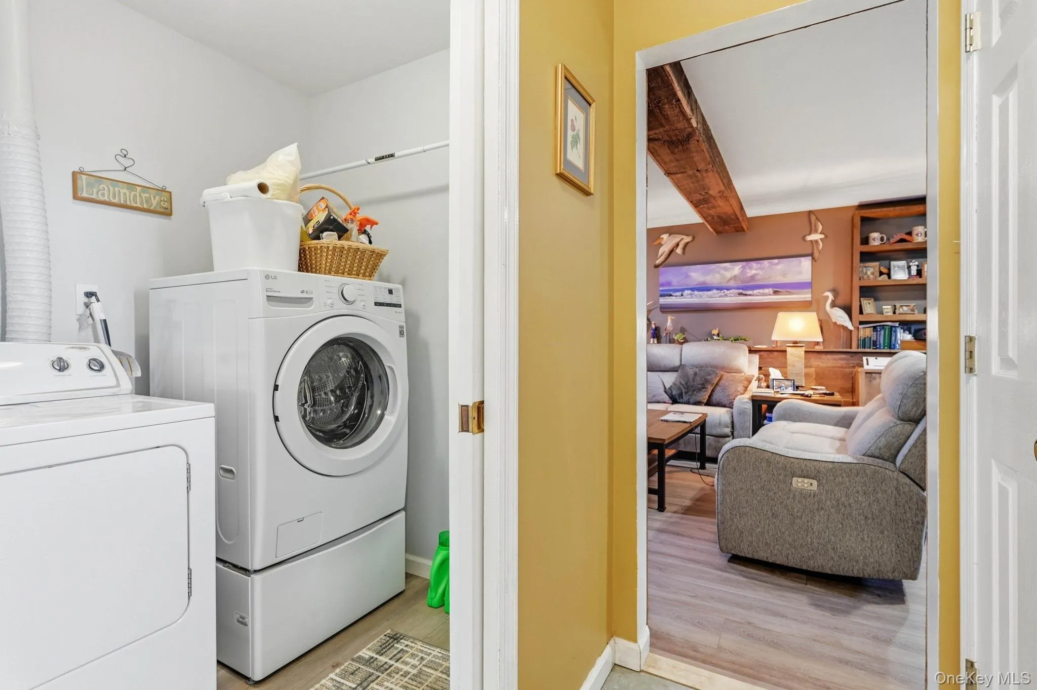 Dedicated functional space adds convenience to everyday living. Dedicated functional space adds convenience to everyday living.