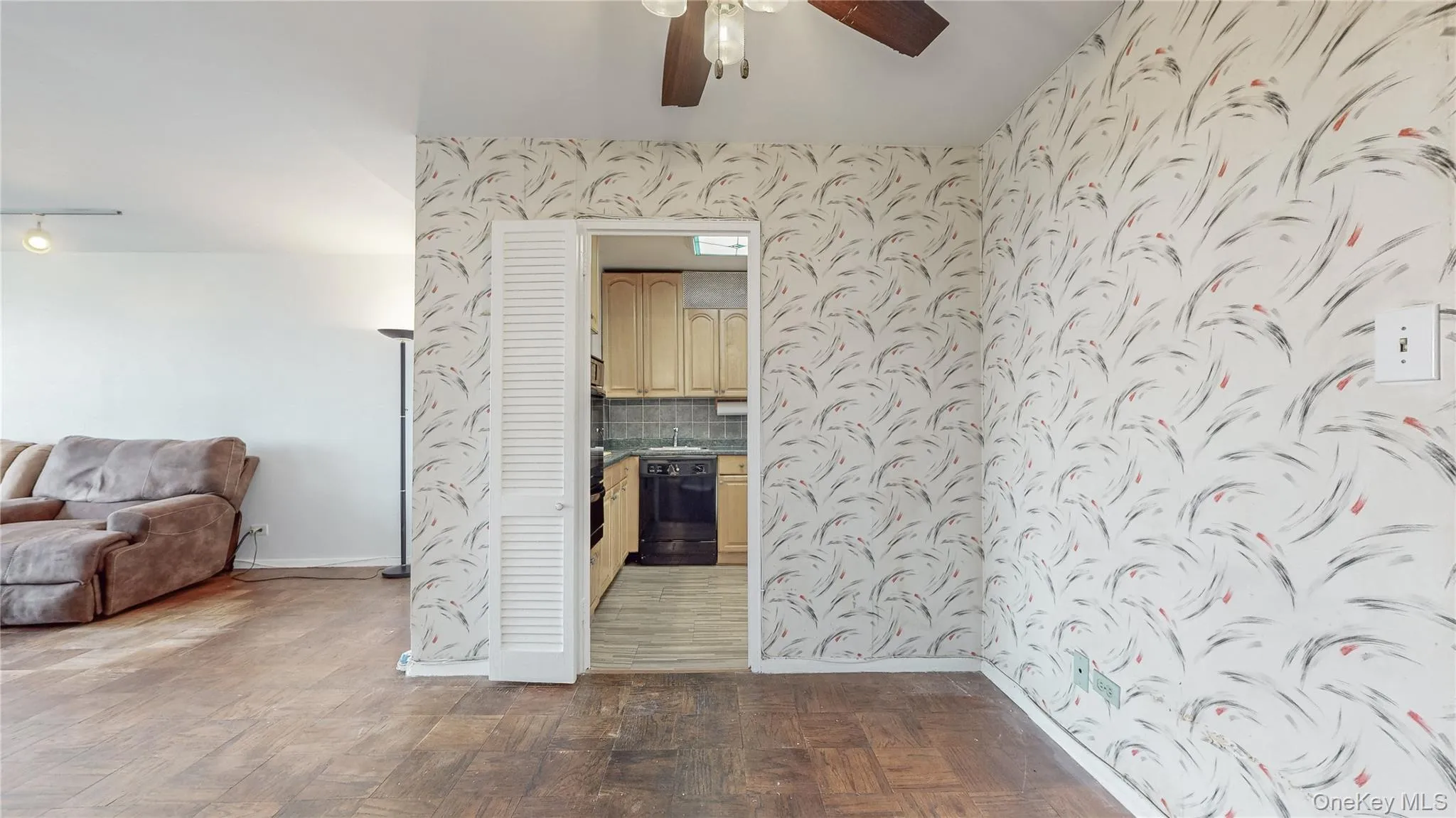 61-20 Grand Central Parkway, New York, NY, 1 Bedroom Bedrooms, 3 Rooms Rooms,1 BathroomBathrooms,Residential,For Rent,Grand Central Parkway,0,1059183 61-20 Grand Central Parkway, New York, NY, 1 Bedroom Bedrooms, 3 Rooms Rooms,1 BathroomBathrooms,Residential,For Rent,Grand Central Parkway,0,1059183