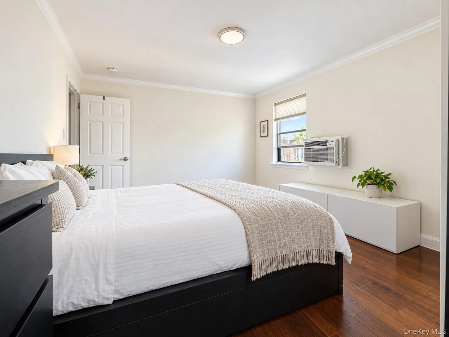 2 Mill Drive, North Hempstead, NY, 1 Bedroom Bedrooms, 4 Rooms Rooms,1 BathroomBathrooms,Residential,For Rent,Mill,0,1059188 2 Mill Drive, North Hempstead, NY, 1 Bedroom Bedrooms, 4 Rooms Rooms,1 BathroomBathrooms,Residential,For Rent,Mill,0,1059188