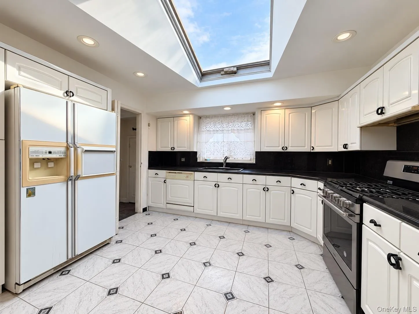 2829 Clearview Expressway, New York, NY, 3 Bedrooms Bedrooms, 8 Rooms Rooms,3 BathroomsBathrooms,Residential,For Rent,Clearview,0,1059191 2829 Clearview Expressway, New York, NY, 3 Bedrooms Bedrooms, 8 Rooms Rooms,3 BathroomsBathrooms,Residential,For Rent,Clearview,0,1059191