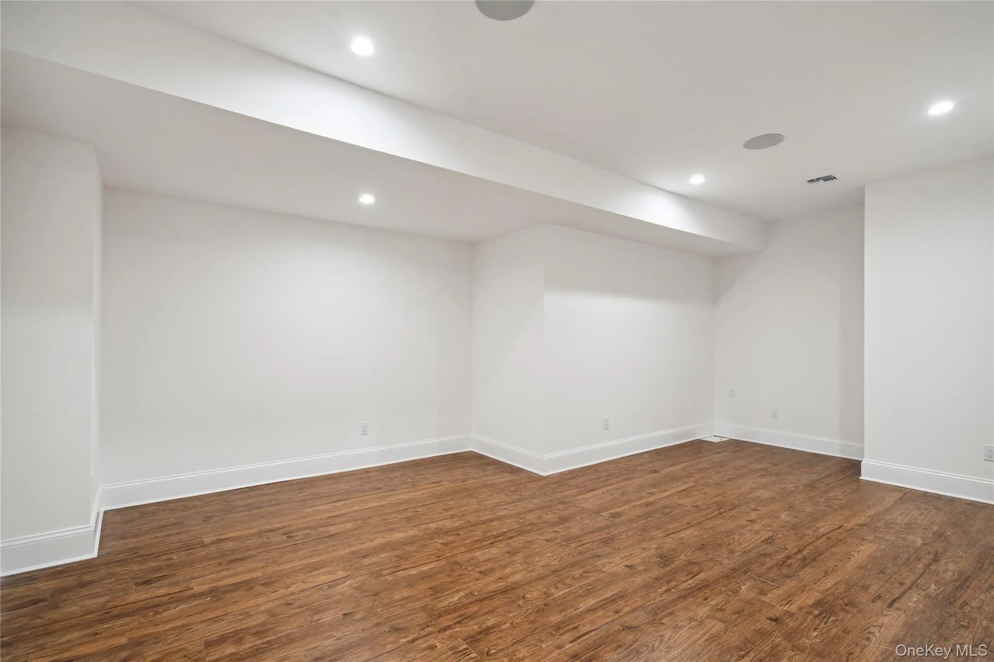 46 Plainview Road, Oyster Bay, NY, 6 Bedrooms Bedrooms, 10 Rooms Rooms,4 BathroomsBathrooms,Residential,For Rent,Plainview,0,1059193 46 Plainview Road, Oyster Bay, NY, 6 Bedrooms Bedrooms, 10 Rooms Rooms,4 BathroomsBathrooms,Residential,For Rent,Plainview,0,1059193