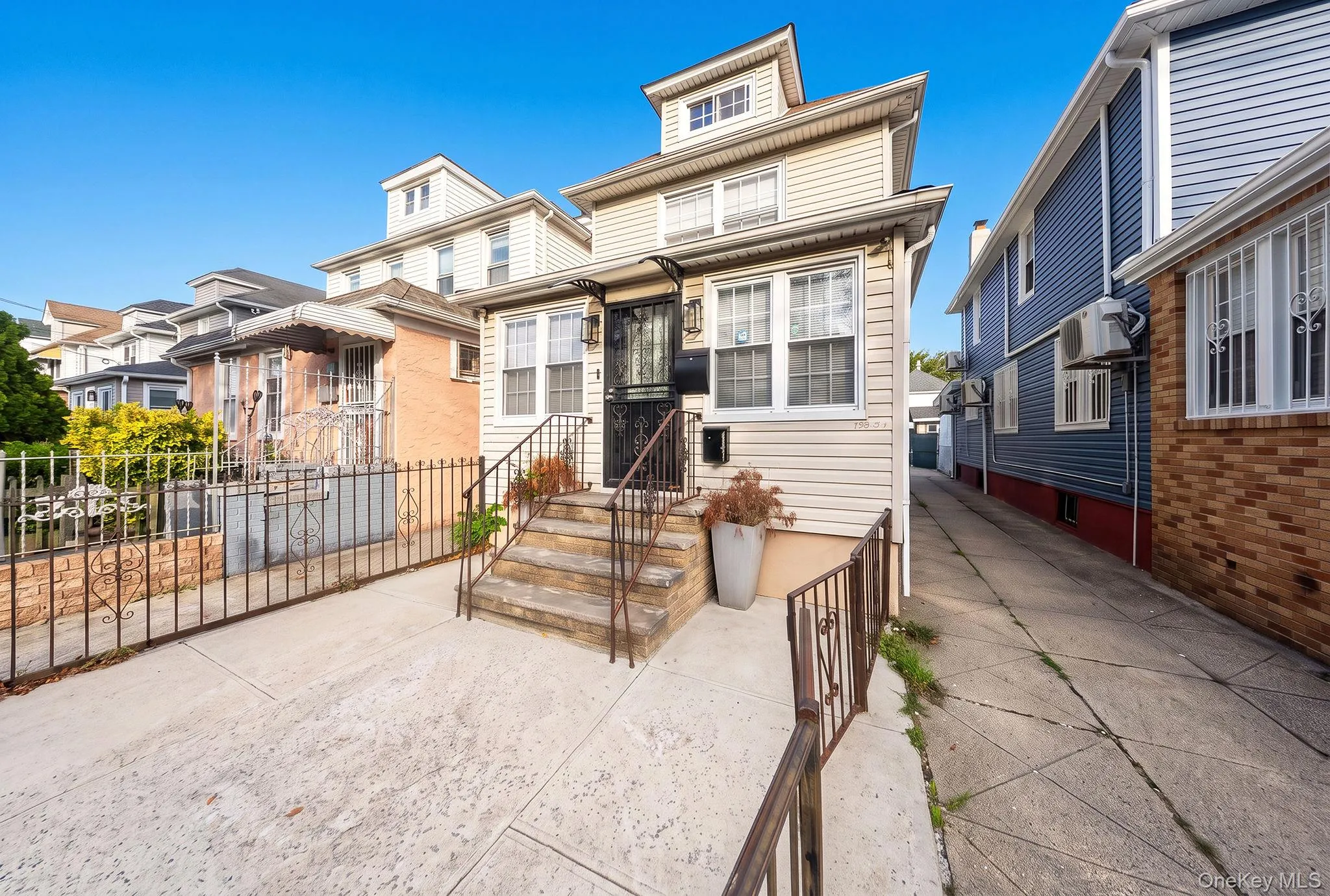 15059 115th Drive, New York, NY, 5 Bedrooms Bedrooms, 11 Rooms Rooms,3 BathroomsBathrooms,Residential,For Rent,115th,0,1059194 15059 115th Drive, New York, NY, 5 Bedrooms Bedrooms, 11 Rooms Rooms,3 BathroomsBathrooms,Residential,For Rent,115th,0,1059194