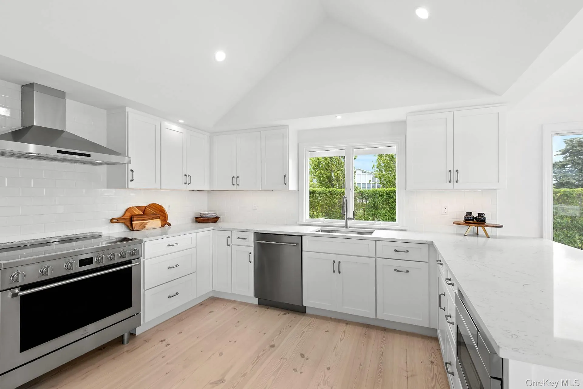 29 Coxs Curve Road, Southampton, NY, 4 Bedroom Bedrooms, 7 Room Rooms,3 BathroomBathrooms,Residential Lease,For Rent,Coxs Curve,0,1059199 29 Coxs Curve Road, Southampton, NY, 4 Bedroom Bedrooms, 7 Room Rooms,3 BathroomBathrooms,Residential Lease,For Rent,Coxs Curve,0,1059199