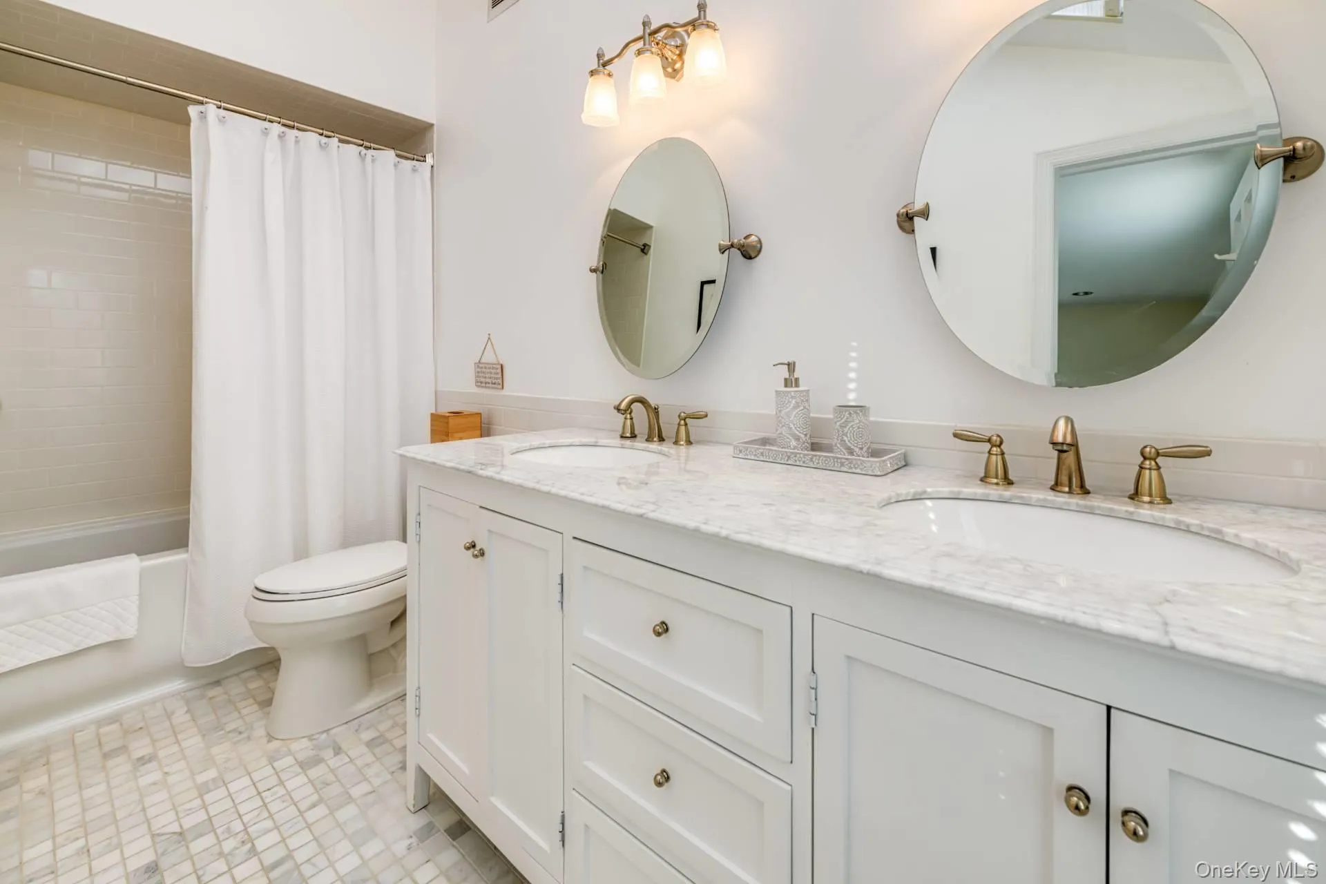 29 Coxs Curve Road, Southampton, NY, 4 Bedroom Bedrooms, 7 Room Rooms,3 BathroomBathrooms,Residential Lease,For Rent,Coxs Curve,0,1059199 29 Coxs Curve Road, Southampton, NY, 4 Bedroom Bedrooms, 7 Room Rooms,3 BathroomBathrooms,Residential Lease,For Rent,Coxs Curve,0,1059199
