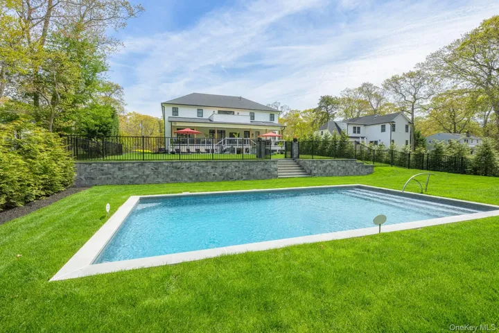 45 Columbine N Avenue, Southampton, New York 11946