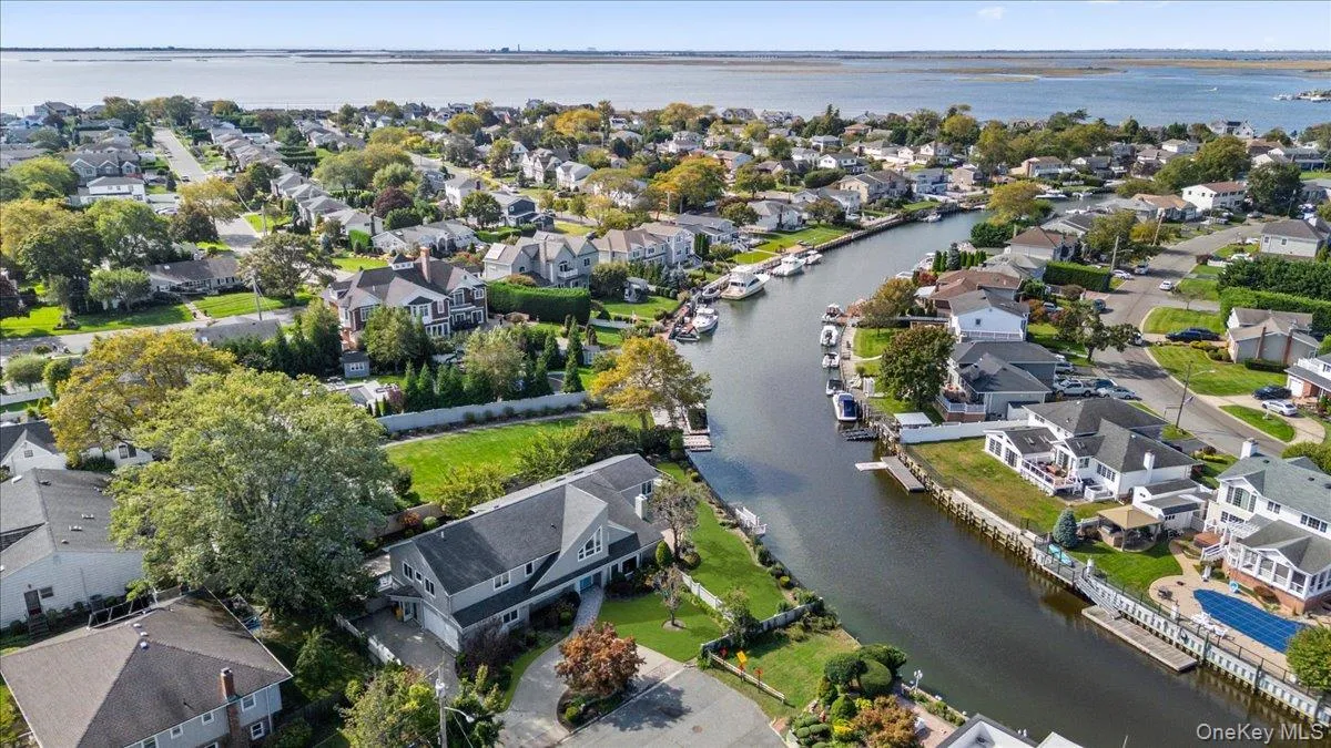 2 Fairfax Road, Oyster Bay, NY, 5 Bedrooms Bedrooms, 16 Rooms Rooms,4 BathroomsBathrooms,Residential,For Rent,Fairfax,0,1059209 2 Fairfax Road, Oyster Bay, NY, 5 Bedrooms Bedrooms, 16 Rooms Rooms,4 BathroomsBathrooms,Residential,For Rent,Fairfax,0,1059209