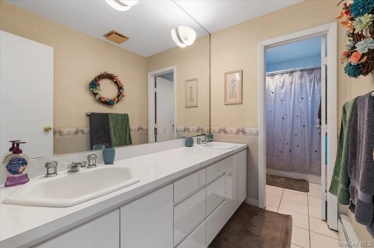 2 Fairfax Road, Oyster Bay, NY, 5 Bedrooms Bedrooms, 16 Rooms Rooms,4 BathroomsBathrooms,Residential,For Rent,Fairfax,0,1059209 2 Fairfax Road, Oyster Bay, NY, 5 Bedrooms Bedrooms, 16 Rooms Rooms,4 BathroomsBathrooms,Residential,For Rent,Fairfax,0,1059209