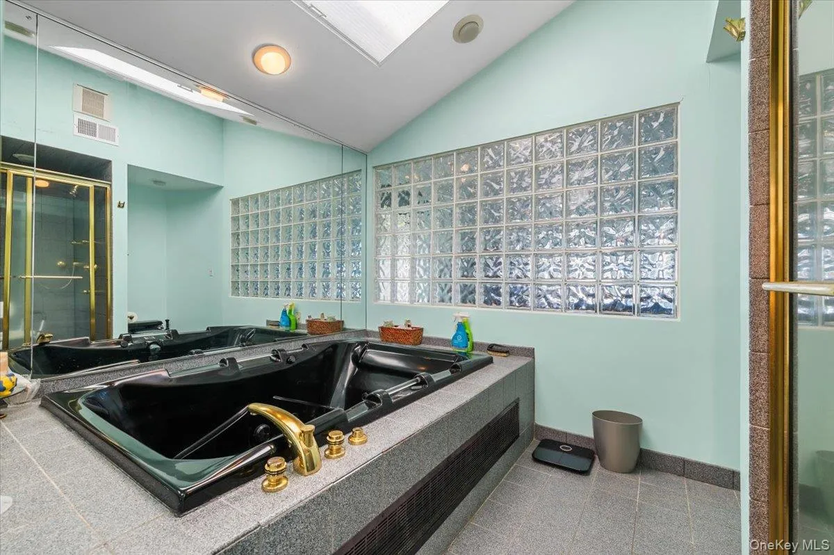 2 Fairfax Road, Oyster Bay, NY, 5 Bedrooms Bedrooms, 16 Rooms Rooms,4 BathroomsBathrooms,Residential,For Rent,Fairfax,0,1059209 2 Fairfax Road, Oyster Bay, NY, 5 Bedrooms Bedrooms, 16 Rooms Rooms,4 BathroomsBathrooms,Residential,For Rent,Fairfax,0,1059209