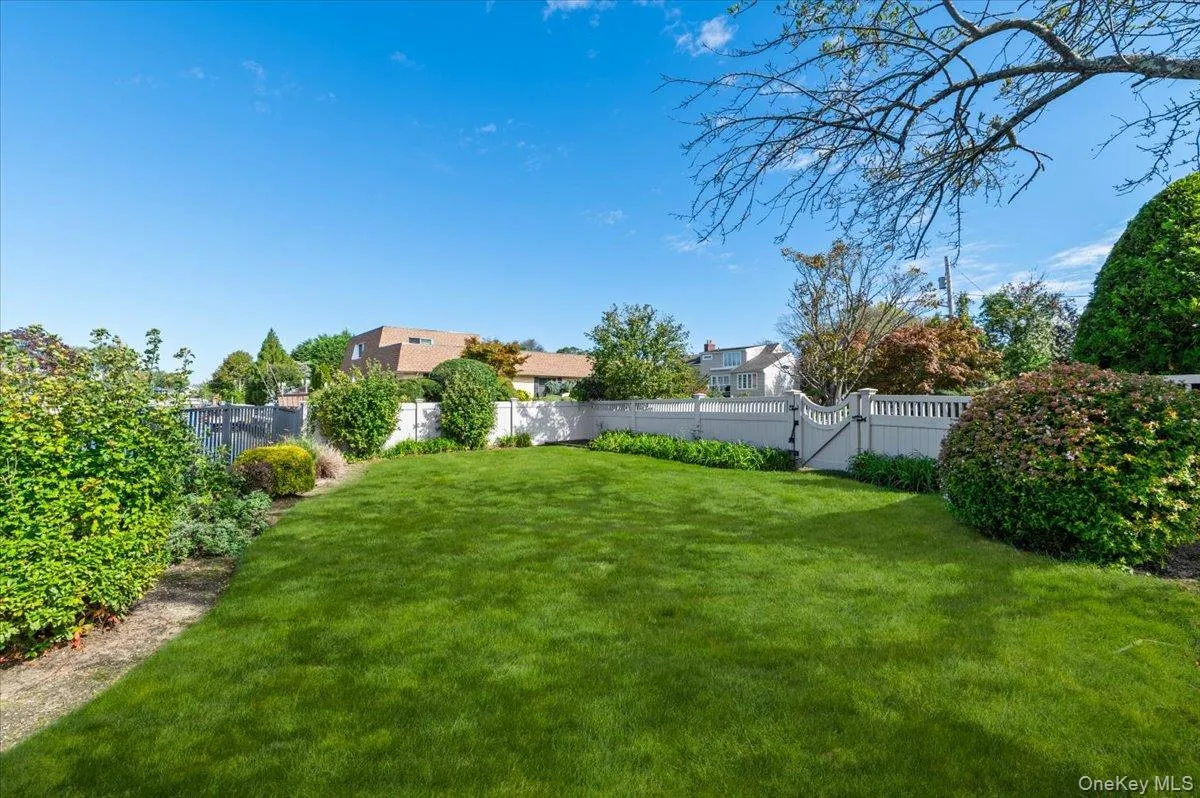 2 Fairfax Road, Oyster Bay, NY, 5 Bedrooms Bedrooms, 16 Rooms Rooms,4 BathroomsBathrooms,Residential,For Rent,Fairfax,0,1059209 2 Fairfax Road, Oyster Bay, NY, 5 Bedrooms Bedrooms, 16 Rooms Rooms,4 BathroomsBathrooms,Residential,For Rent,Fairfax,0,1059209