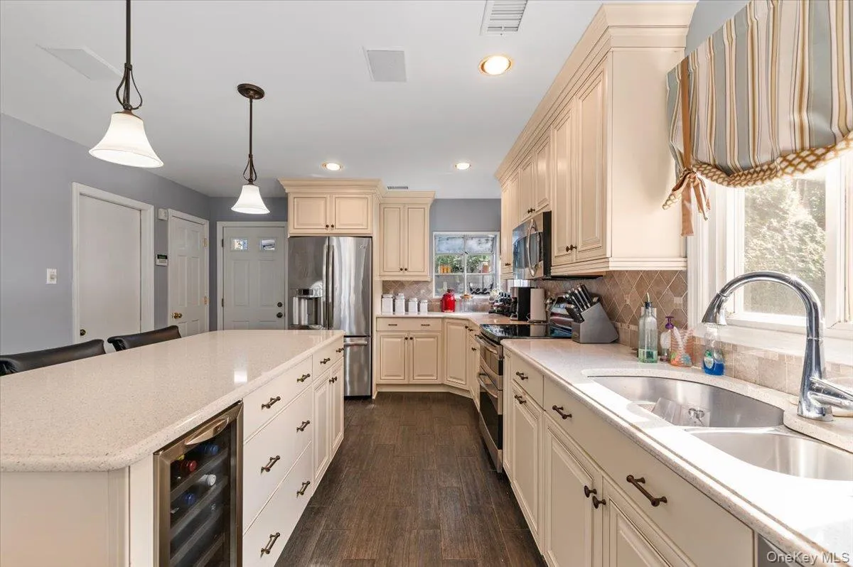 2 Fairfax Road, Oyster Bay, NY, 5 Bedrooms Bedrooms, 16 Rooms Rooms,4 BathroomsBathrooms,Residential,For Rent,Fairfax,0,1059209 2 Fairfax Road, Oyster Bay, NY, 5 Bedrooms Bedrooms, 16 Rooms Rooms,4 BathroomsBathrooms,Residential,For Rent,Fairfax,0,1059209