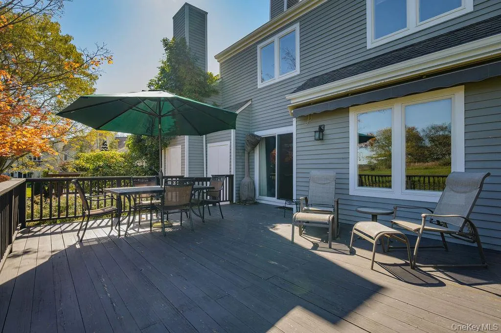 A great space for entertaining or just relaxing and taking in the views A great space for entertaining or just relaxing and taking in the views